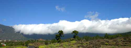 Wolkenwasserfall über der Cumbre Nueva auf La Palma
