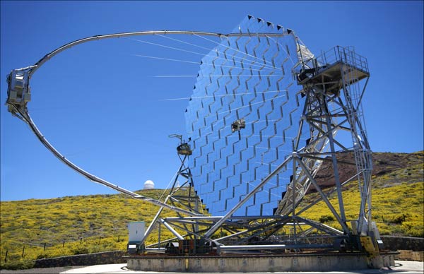 Major Atmospheric Gamma-Ray Imaging Cherenkov Telescope MAGIC auf La Palma