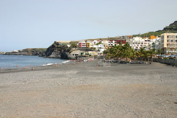 Der Strand von Puerto de Naos, mit dem naturbelassenen Teil im Süden