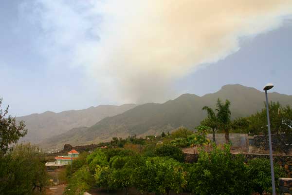 Feuer im Norden der Insel im September 2005