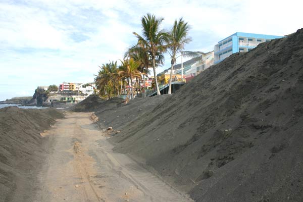 Geliehener Sand in Puerto de Naos